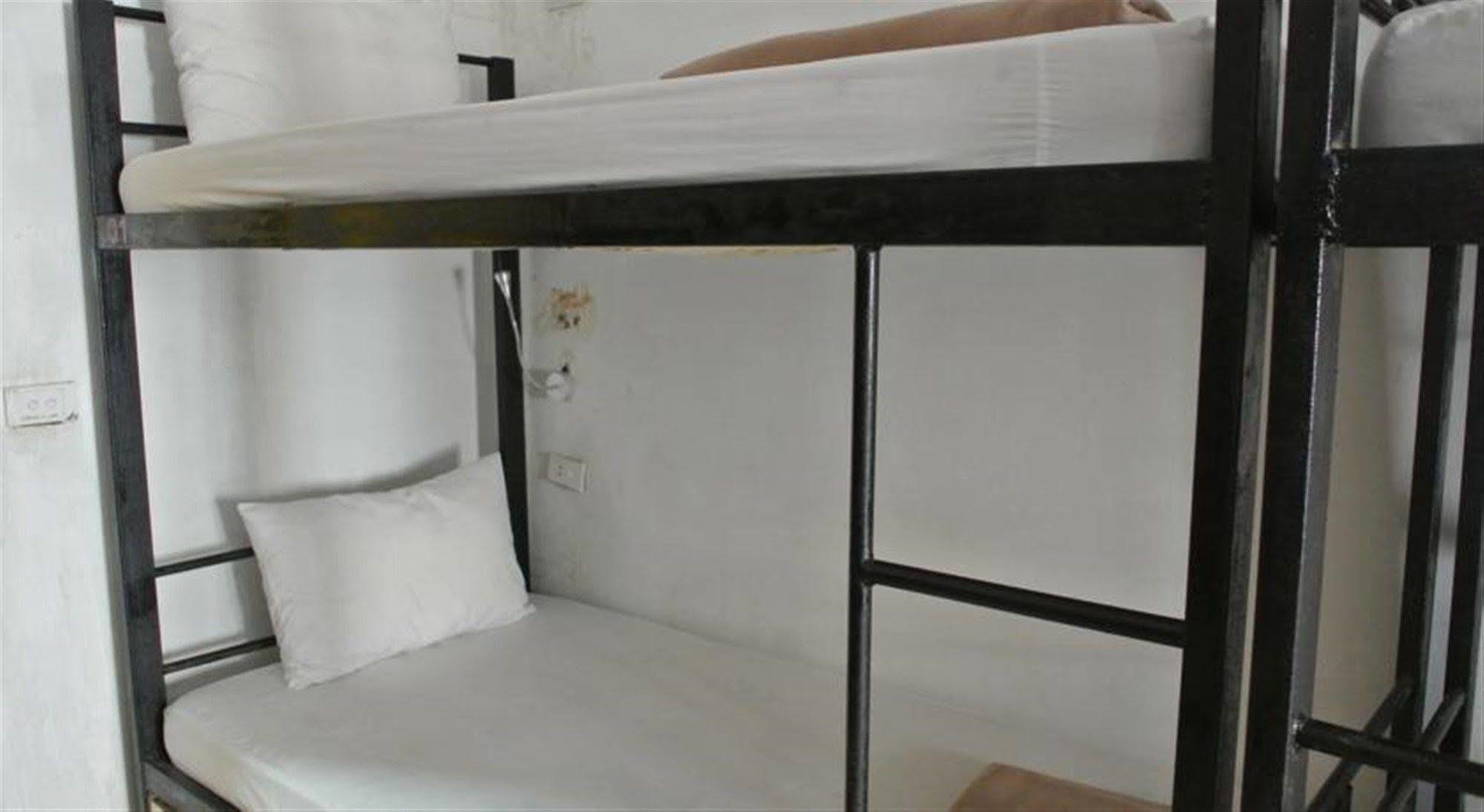 Vientiane Backpackers Hostel Exterior photo