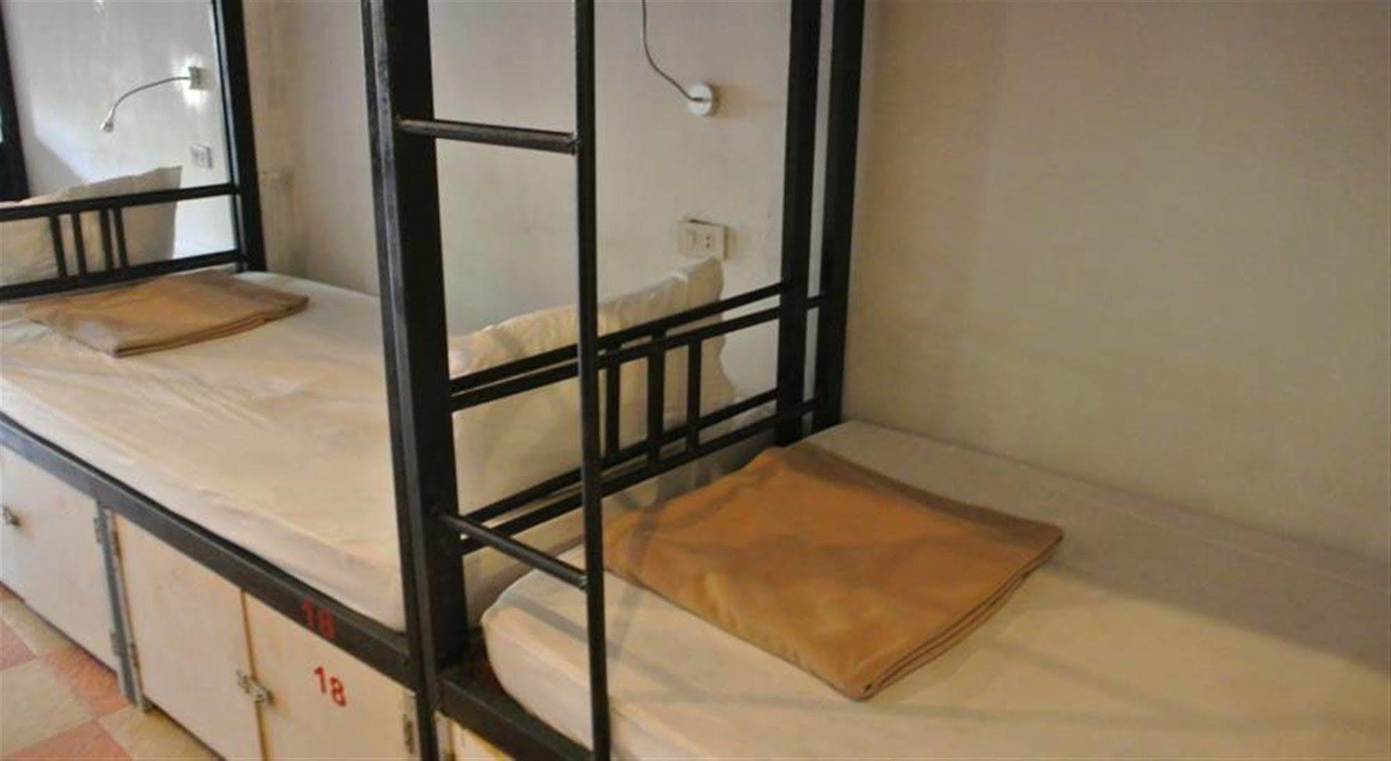 Vientiane Backpackers Hostel Exterior photo